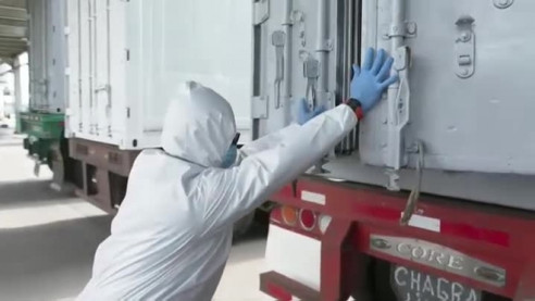 Ecuador almacena cadáveres de la pandemia en camiones frigoríficos Ecuador