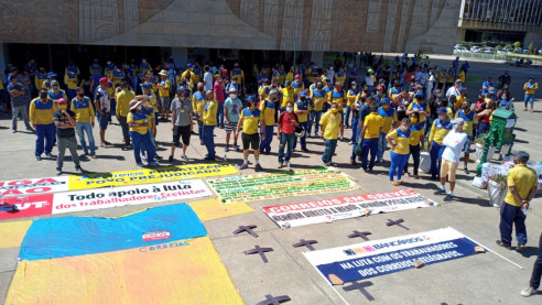 Obreros brasileños se movilizan para apoyar huelga de Correos Sociedad