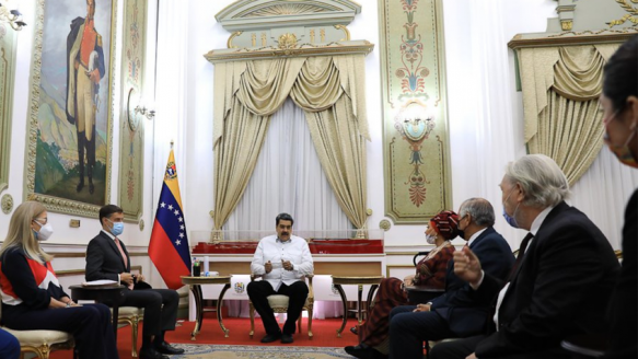 Maduro compartió impresiones sobre megaelecciones venezolanas con veedores internacionales Mundo