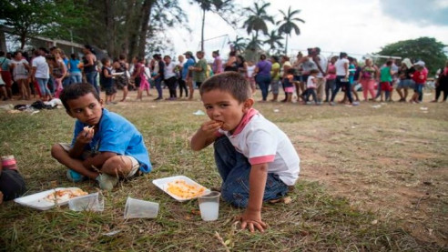 EE. UU. desviará más de 40 millones de dólares de ayuda humanitaria a Honduras y Guatemala para apoyar a Guaidó Latinoamérica