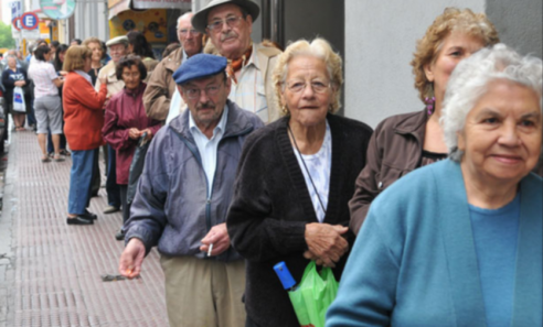 México lanza sistema de pensiones consensuado con empresarios y sindicato México