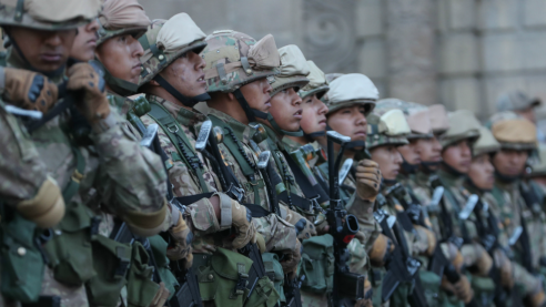 Sigue la represión: Gobierno de Facto Bolivia militariza las ciudades de Bolivia Latinoamérica