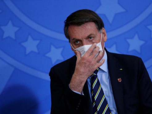 Bolsonaro veta el uso obligatorio de la mascarilla en lugares cerrados Latinoamérica