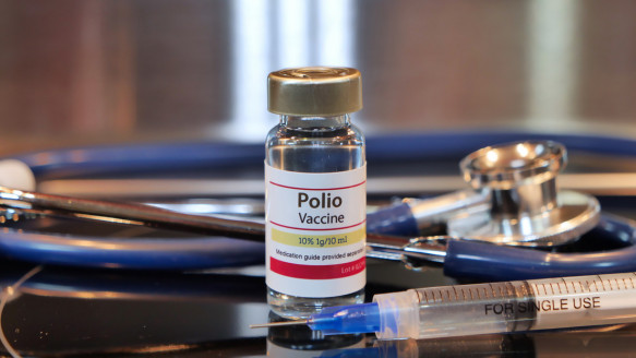 Nueva York incentiva la vacunación contra la polio tras detectarse el virus en aguas residuales del estado Salud