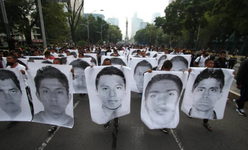 Histórico avance en el caso Ayotzinapa: Ordenan captura de 70 policías y militares Latinoamérica