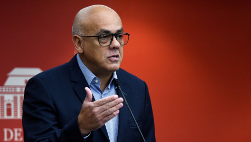 Venezuela: anuncian la detención de paramilitar colombiano fotografiado con Guaidó Latinoamérica