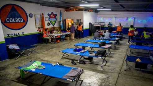 Guatemala: Miles de personas continúan en albergues tras paso de huracanes Actualidad