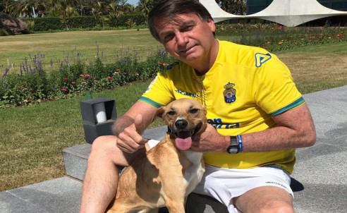 Bolsonaro: En mi casa solo se vacuna a los perros Latinoamérica