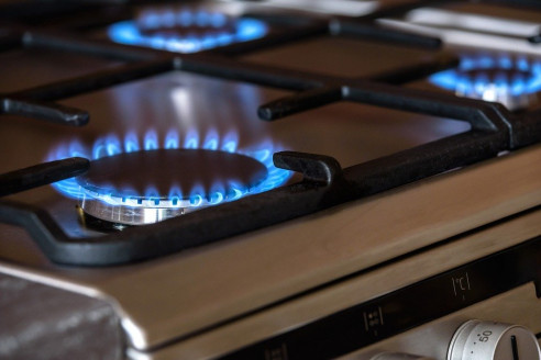 Argentina: congelan tarifas de gas y electricidad hasta marzo de 2021 Latinoamérica