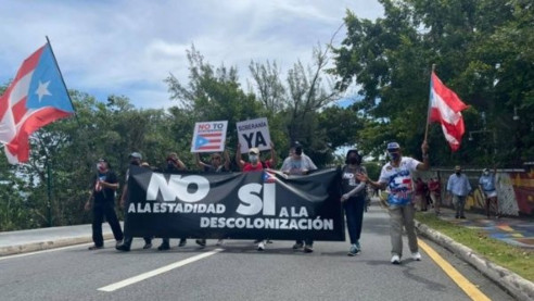 Puertorriqueños salen a las calles a marchar por su independencia Actualidad