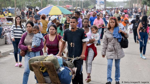 Bolivia aceptará la permanencia temporal de venezolanos por razones 