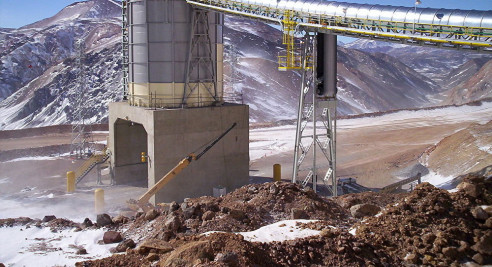 Trabajadores de Perú iniciarán paro indefinido en rechazo a proyecto minero de cobre Latinoamérica