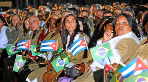 Programa Más Médicos: Brasil no consigue cubrir vacantes dejadas por los galenos cubanos Latinoamérica