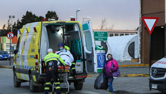 Covid-19: Expertos advierten persistente alza de casos nuevos y aumento de hospitalizaciones de baja y mediana complejidad Chile