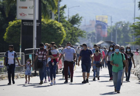Habilitado paso peatonal por el Puente Internacional Unión que comunica a Venezuela con Colombia Latinoamérica