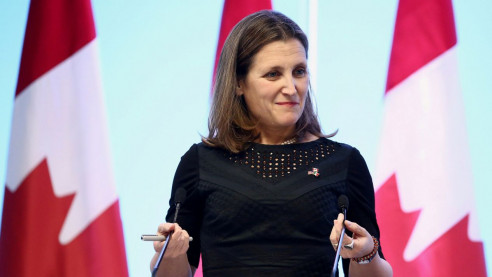 Como si fuese representante de EE. UU., la Canciller de Canadá pretende