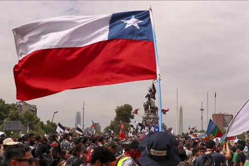 Gobierno de Piñera prohíbe manifestaciones sociales de cara al plebiscito de este domingo Latinoamérica
