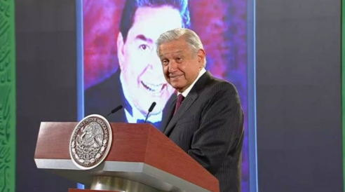 CENTINELA | AMLO dedica canción a puertorriqueños en la mañanera México