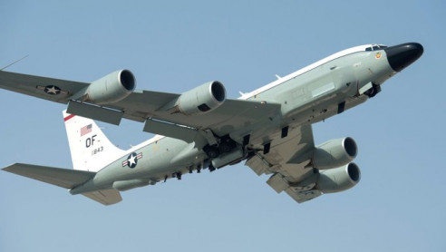 Nave de EE. UU. violó espacio aéreo de Venezuela y puso en riesgo operaciones al norte del país Latinoamérica