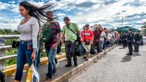Golpe contra mafias: 5.000 colombianos se han registrado para optar al carnet fronterizo de Venezuela Venezuela
