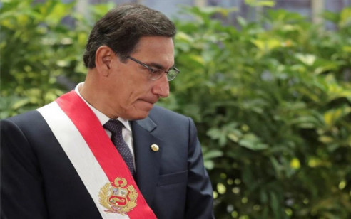 Crisis política en Perú: Congreso aprobó pedido de destitución del Presidente Perú