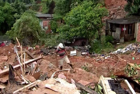 Sube a 21 cifra de muertos por intensas lluvias en el estado brasileño de Sao Paulo Latinoamérica