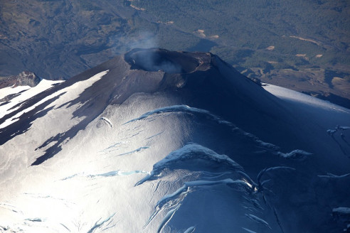 Alerta amarilla: volcán Villarrica arrojó incandescencia a 220 metros de altura Latinoamérica
