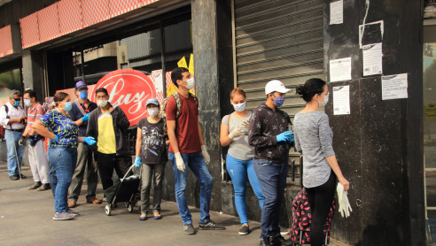 ¿Venezuela logrará eliminar las restricciones de cuarentena con el regreso a clases de millones de estudiantes? Reportajes & Investigación