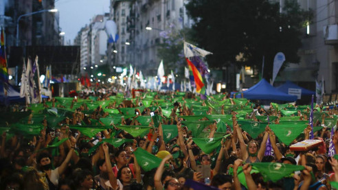 ¿Tendrá un resultado diferente? Proyecto para legalizar el aborto ya está en el Senado para su debate final Latinoamérica