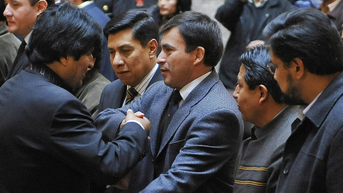 Arrecian persecución contra ministros de Evo Morales en Bolivia