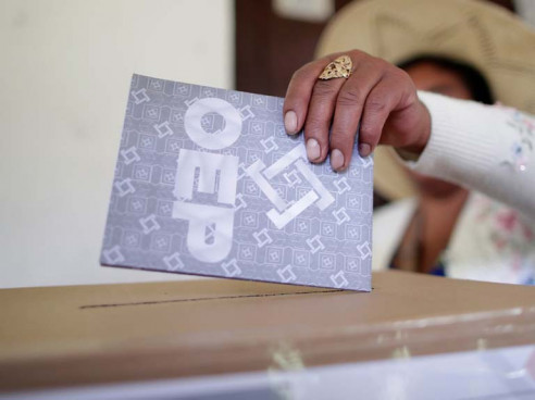Exigen al Gobierno de Facto convocar elecciones en Bolivia Latinoamérica