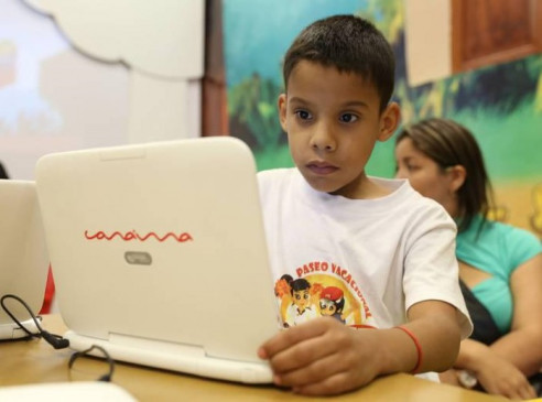 Diversifican herramientas tecnológicas para garantizar educación a distancia en Venezuela Latinoamérica