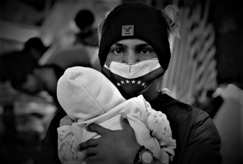 Echados a la calle en plena pandemia: así es la vida de miles de venezolanos en Perú Reportajes & Investigación