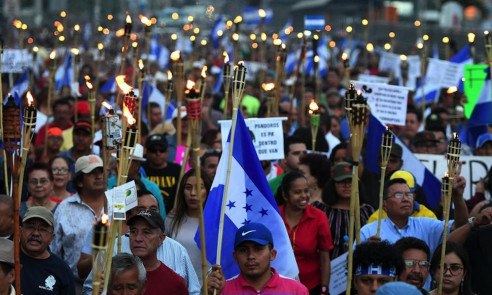 Hondureños marcharon para exigir renuncia de Juan Orlando Hernández Latinoamérica