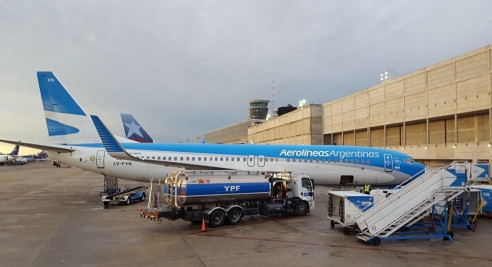Argentina suspende el transporte terrestre y aéreo desde este jueves por casi una semana Argentina
