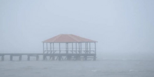 Huracán “Paulette” golpea a Bermudas, mientras “René” y “Sally” avanzan en el Atlántico Latinoamérica