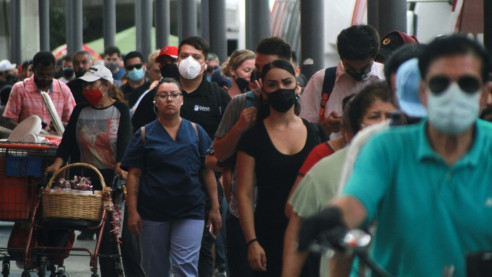 Trabajadores fronterizos de México y EE.UU. en la disyuntiva entre sufrir de hambre o sufrir de COVID-19 Latinoamérica