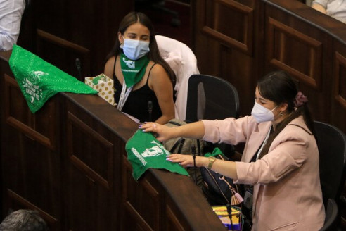 Derechos Sexuales y Reproductivos estarán en el borrador de la nueva Constitución tras aprobación de incisos claves en el plenario de la Convención Chile