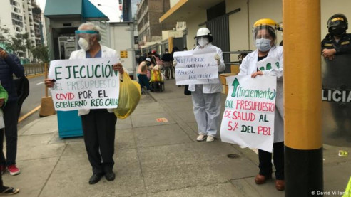Perú se convierte en el país con más muertes por covid-19: médicos se declaran en huelga por falta de insumos Perú