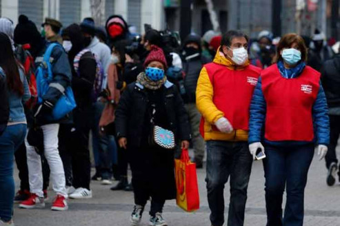 Científicos de la U. de Chile crean dispositivo que indica el riesgo de contagio por coronavirus en espacios cerrados Chile