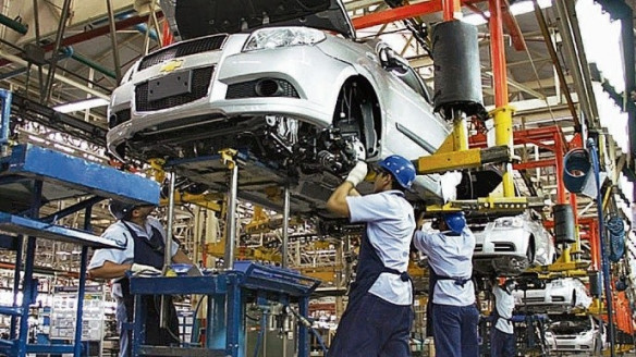 Gobierno busca potenciar el sector industrial automotor Venezuela