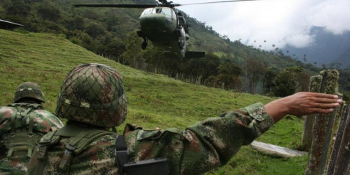 Confirman muerte de adolescente en bombardeo del Ejército de Colombia Latinoamérica