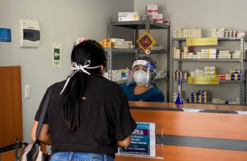 Desmienten que Farmacias Populares estén en riesgo de quebrar por deudas: Su funcionamiento depende exclusivamente de los municipios Chile