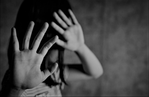 ¿Qué ocurre en El Salvador?: 330 violaciones de mujeres en plena cuarentena Reportajes & Investigación
