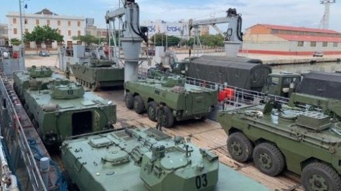 Venezuela moviliza buques, tanques y tropas a estado fronterizo con Colombia Venezuela