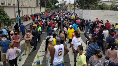 Se registran largas filas de votantes durante elecciones generales en Ecuador Ecuador