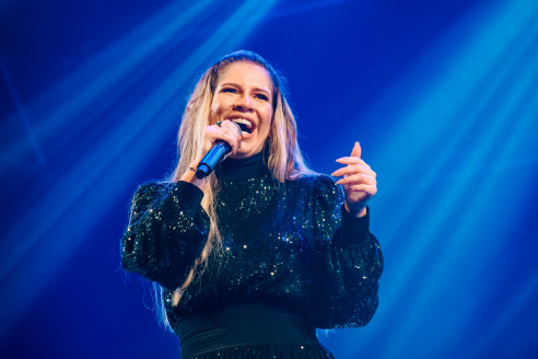 Cantante brasileña muere en accidente aéreo en cordillera brasileña de Caratinga Brasil