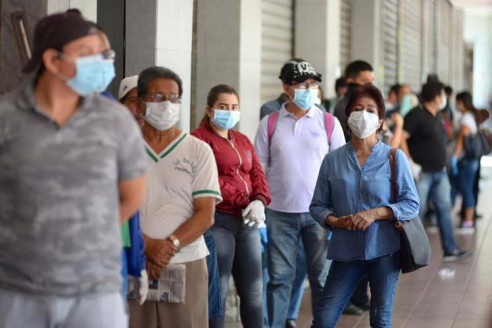 CELAG: 71,7 % de ecuatorianos creen que el Gobierno podría haber evitado muchas de las muertes por COVID-19 Latinoamérica