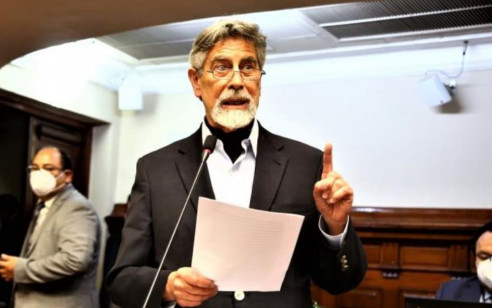 Presidente interino de Perú pide investigar carta que incita a militares a desconocer victoria de Pedro Castillo Latinoamérica