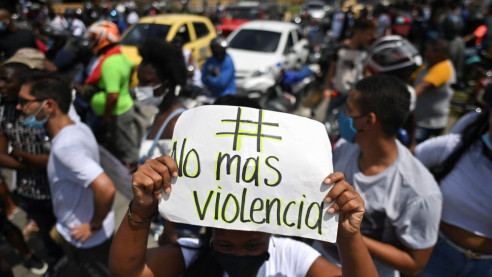En Colombia convocan a nueva “gran movilización” social por el cese de la brutalidad policial y cambio del modelo económico Latinoamérica
